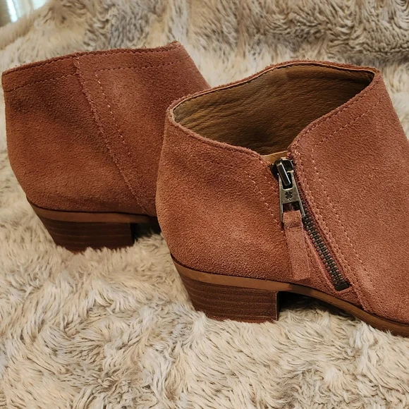 Lucky Brand size 6 Suede Ankle Booties in Canyon Rose - Picture 4 of 5